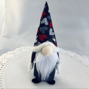 Gourmet Gnome Valentine figure